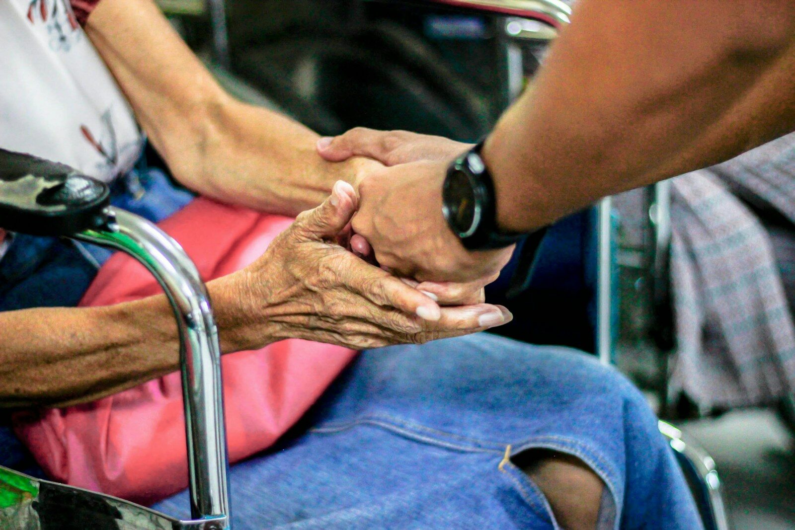 Aidants proches : prendre soin de ceux qui prennent soin